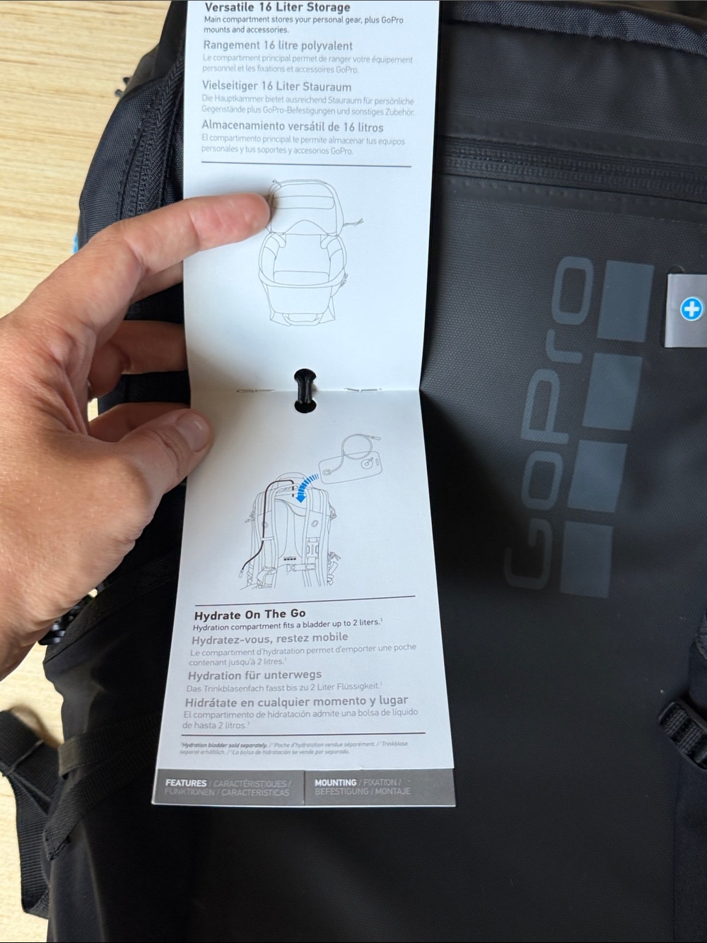 GoPro Seeker 16L Backpack NWT Black Camera Hiking Bag Integrated Mounts - Picture 10 of 15